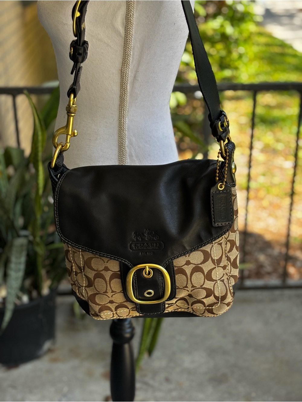 Coach Bleecker Legacy Signature Buckle Flap Hobo Bag Khaki Mahogany Style 11434 - Picture 2 of 16